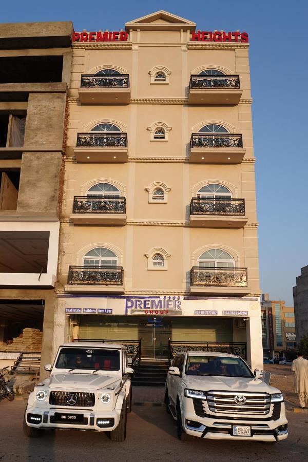 ホテル Premier Heights Jhelum エクステリア 写真