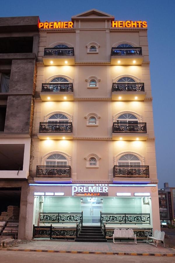 ホテル Premier Heights Jhelum エクステリア 写真